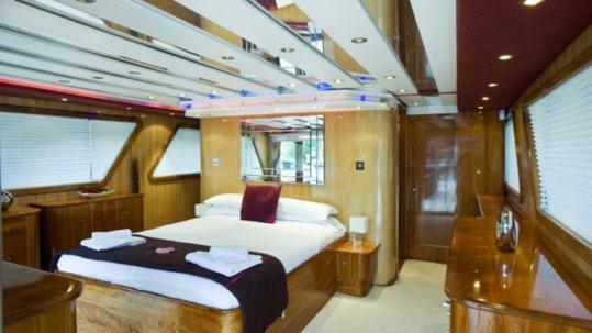 Hotel Absolute Pleasure Yacht Londres Exterior foto